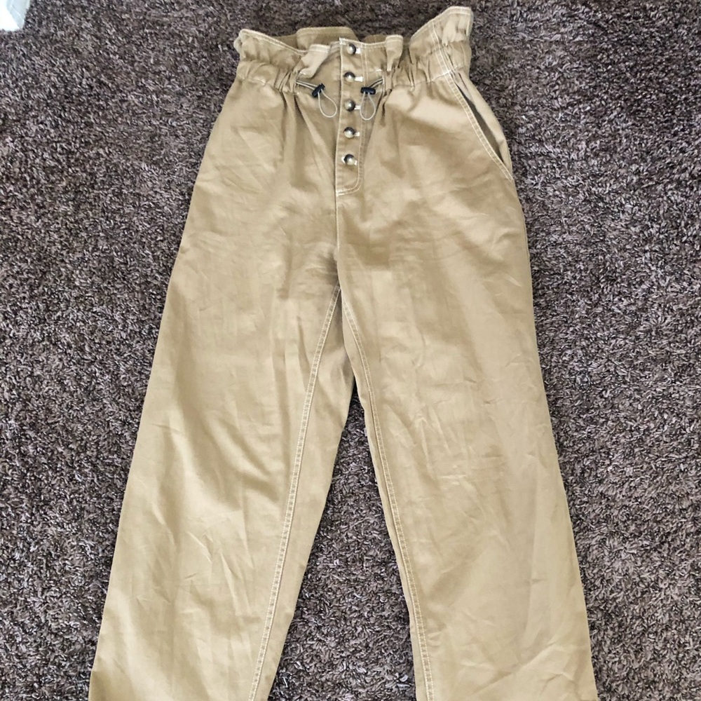 ✨✨ UO Paper Bag Pants ✨✨
